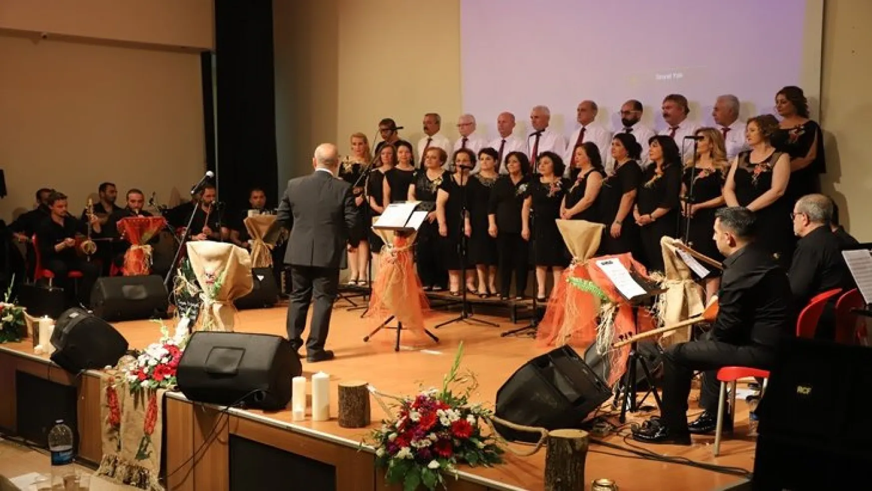 Türk Halk Müziği Korosu Muhteşem Konsere Hazır