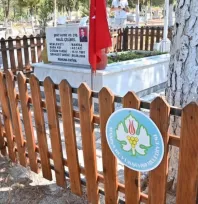 Manisa Büyükşehir Belediyesi Şehit Kabirlerini Yeniliyor