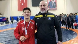 Hakim Beytullah Kalay'dan Altın Madalya