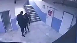 OTİZMLİ ÖĞRENCİYİ MERDİVENDEN İTEN OKUL MÜDÜRÜ TUTUKLANDI