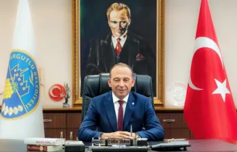 Başkan Çetin Akın'dan Kamuoyuna Dikkat Çeken Açıklama: 'Bizim Sevdamız Turgutlu ve Cumhuriyet'tir'