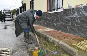 Büyükşehir ve MASKİ Ekipleri Yağışa Karşı Sahada