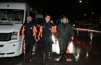 Manisa Büyükşehir ve MASKİ'den Yağış Mesaisi: Ekipler Tüm Gece Sahadaydı