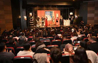 'Şiddetli Geçimsizlik' Dünya Prömiyerini Manisa'da Yaptı