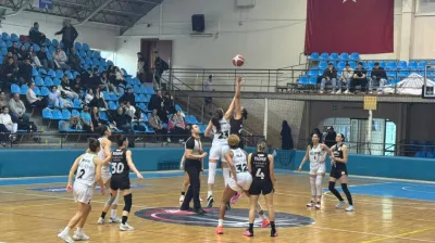 Edirne Deplasmanın Galibi Turgutlu Belediyesi Kadın Basketbol Takımı