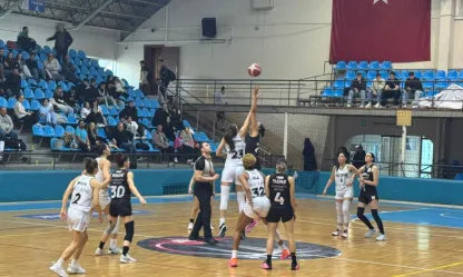 Edirne Deplasmanın Galibi Turgutlu Belediyesi Kadın Basketbol Takımı