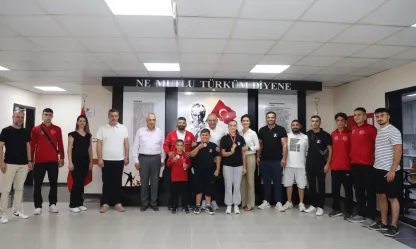 Şampiyon Güreşçilerden Başkan Çetin Akın'a Ziyaret