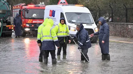 Manisa'da Sağanak Mesaisi Büyükşehir ve MASKİ Sahada
