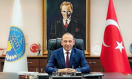 Başkan Çetin Akın'dan Kamuoyuna Dikkat Çeken Açıklama: 'Bizim Sevdamız Turgutlu ve Cumhuriyet'tir'