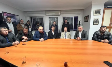 Zafer Partisi'den CHP Turgutlu İlçe Teşkilatı'nın Demokrasi Nöbetine Destek