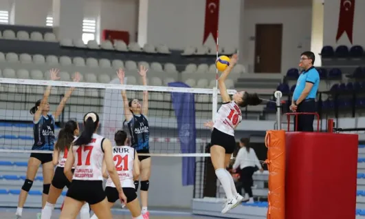 Turgutlu Belediyesi Kadın Voleybol Takımında Net Galibiyet: 3-0