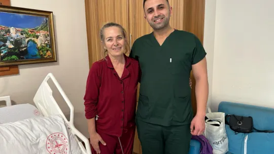 Soma Devlet Hastanesi'nde Bir İlk! Kapalı Mide Delinmesi Ameliyatı Başarıyla Yapıldı