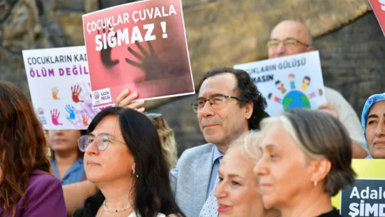 Manisalı Kadınlar Kamuoyuna Seslendi:'Çocukları Çuvala Sığdırmayın!'