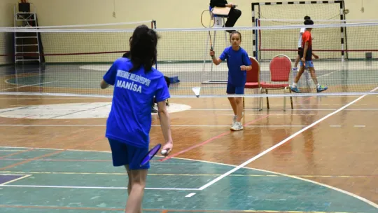 Yunusemreli Badmintoncular 13 Yaş Altı İl Birinciliği'ne Damga Vurdu