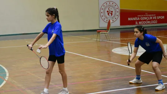 Yunusemreli Badmintoncular 13 Yaş Altı İl Birinciliği'ne Damga Vurdu