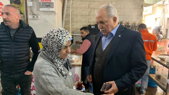Başkan Adayı Orhan, 'Cumartesi Pazarını Ziyaret Etti'