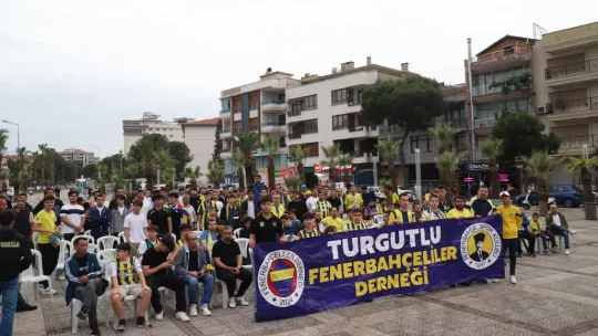 Fenerbahçe Beko'nun Tarihi Zaferi Turgutlu'da Dev Ekranda İzlendi
