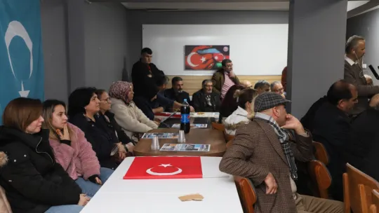 CHP Turgutlu Belediye Başkan Adayı Akın: 'Biz gönüller yapmaya geldik'