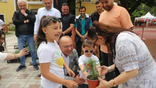 Başkan Çetin Akın'dan Anneler Günü Kutlaması