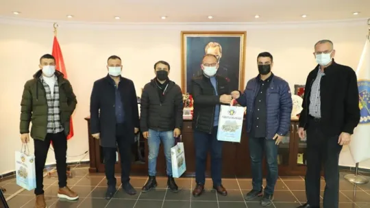 Gazeteciler Gününde Başkan Akın'a 'Teşekkür Belgesi Verildi'