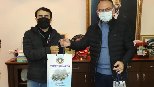 Gazeteciler Gününde Başkan Akın'a 'Teşekkür Belgesi Verildi'