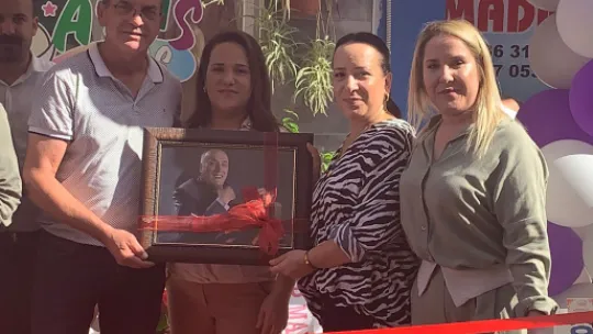 Turgutlu'da Aylis Kids isimli işyeri çok sayıda katılımla faaliyete girdi