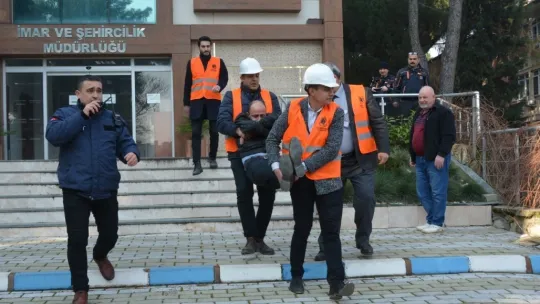 Yunusemrede Deprem Tatbikatı Gerçekleştirildi