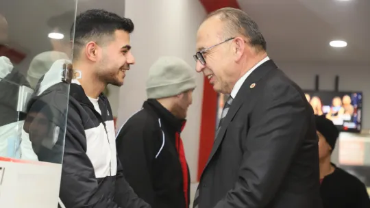 CHP Turgutlu Belediye Başkan Adayı Akın: 'Biz gönüller yapmaya geldik'