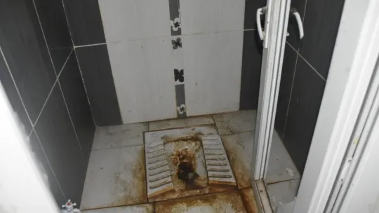 Turgutlu Irlamaz Vadisindeki tuvaletlerin durumu yürekleri burktu (Video)