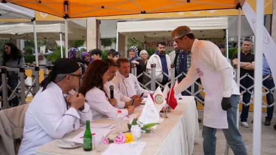 Kulalı Şampiyon Lezzet Ustasından Başkan Dönmez'e Ziyaret