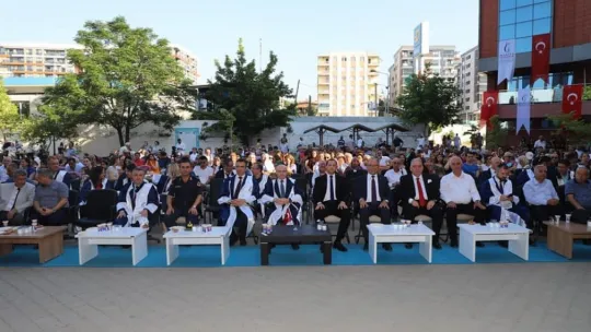 Teknoloji Fakültesi'nin mezuniyet töreni coşkuyla kutlandı