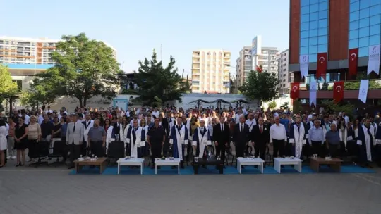 Teknoloji Fakültesi'nin mezuniyet töreni coşkuyla kutlandı