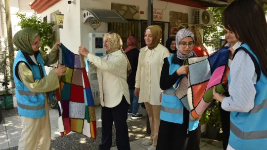 Muradiye Kız Öğrenci Yurdu Müdürlüğü, 'Sevgi Battaniyesi' Projesini hayata geçirdi
