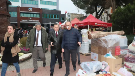 Turgutlulular yardım kampanyasına akın ediyor