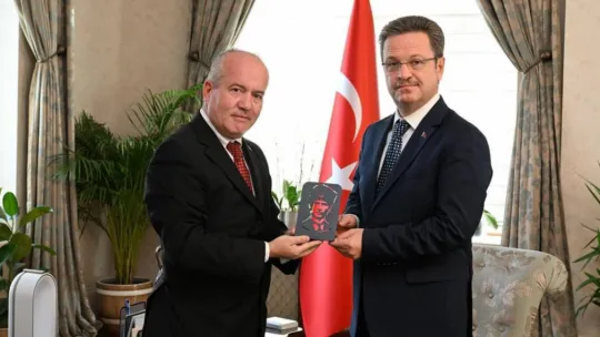 Demokrat Gazeteciler ve Yazarlar Derneği'nden Manisa valisi Enver Ünlü'ye hayırlı olsun ziyareti