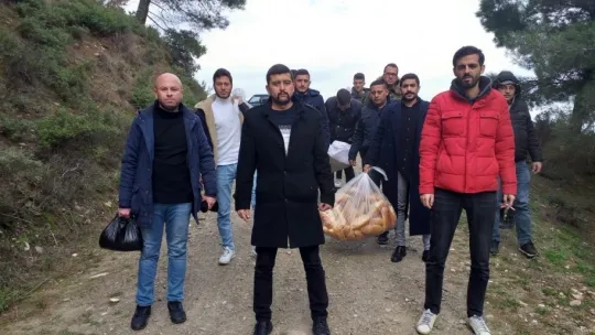 Turgutlu Ülkü Ocakları Doğadaki Hayvanları da Unutmadı!