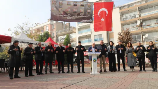 Turgutlu Belediyesi Önünde Şehitler İçin Lokma Hayrı Düzenlendi