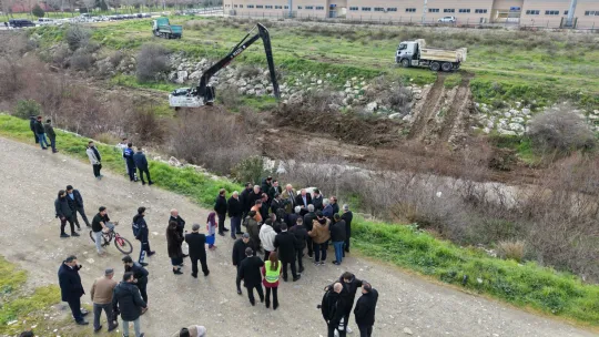 Irlamaz Vadisi'nin ikinci etabının ilk adımı dere temizliğiyle başladı