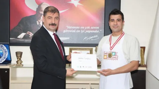Kulalı Şampiyon Lezzet Ustasından Başkan Dönmez'e Ziyaret
