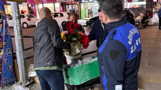 Büyükşehir Belediyesi Zabıta Ekiplerinden Dilencilere ve Seyyar Satıcılara Sıkı Denetim