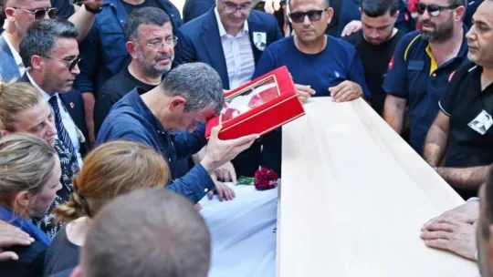 On Binler Birlikte Başkanımı Son Yolculuğuna Uğurladı