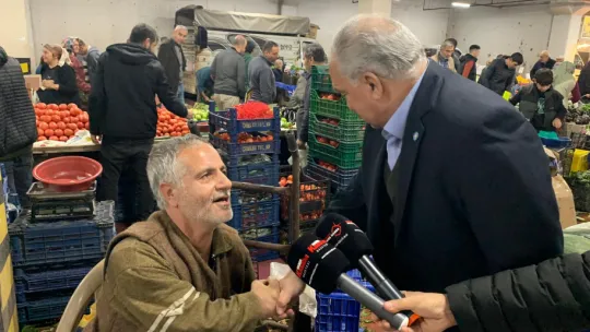 Başkan Adayı Orhan, 'Cumartesi Pazarını Ziyaret Etti'