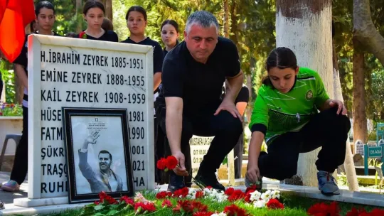 Minik Kız Hentbol Takımı oyuncularından Vefa