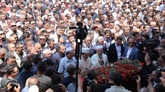 On Binler Birlikte Başkanımı Son Yolculuğuna Uğurladı
