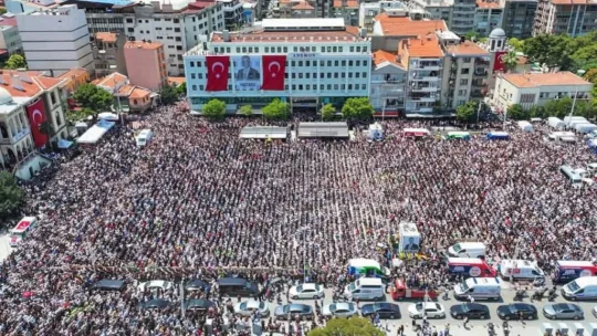On Binler Birlikte Başkanımı Son Yolculuğuna Uğurladı