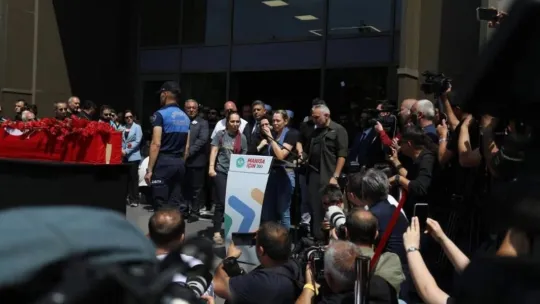 On Binler Birlikte Başkanımı Son Yolculuğuna Uğurladı