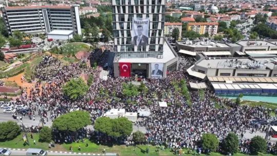 On Binler Birlikte Başkanımı Son Yolculuğuna Uğurladı