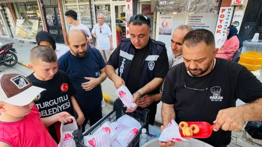 Merhum Başkan Ferdi Zeyrek'in Anısına Turgutlu'da Lokma Hayrı Düzenlendi