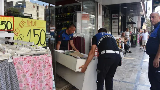 Salihli'de Kaldırım İşgali Denetimi Yapıldı