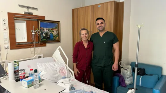 Soma Devlet Hastanesi'nde Bir İlk! Kapalı Mide Delinmesi Ameliyatı Başarıyla Yapıldı